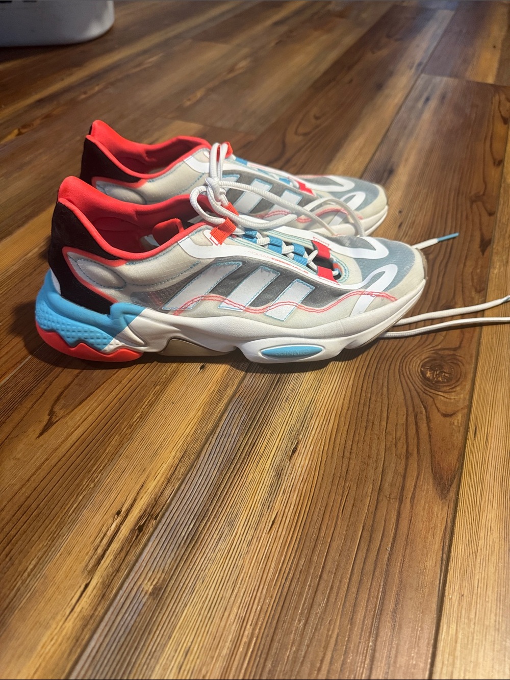 adidas mens Multicolor Retro Runner Sneakers in White, Blue & Coral